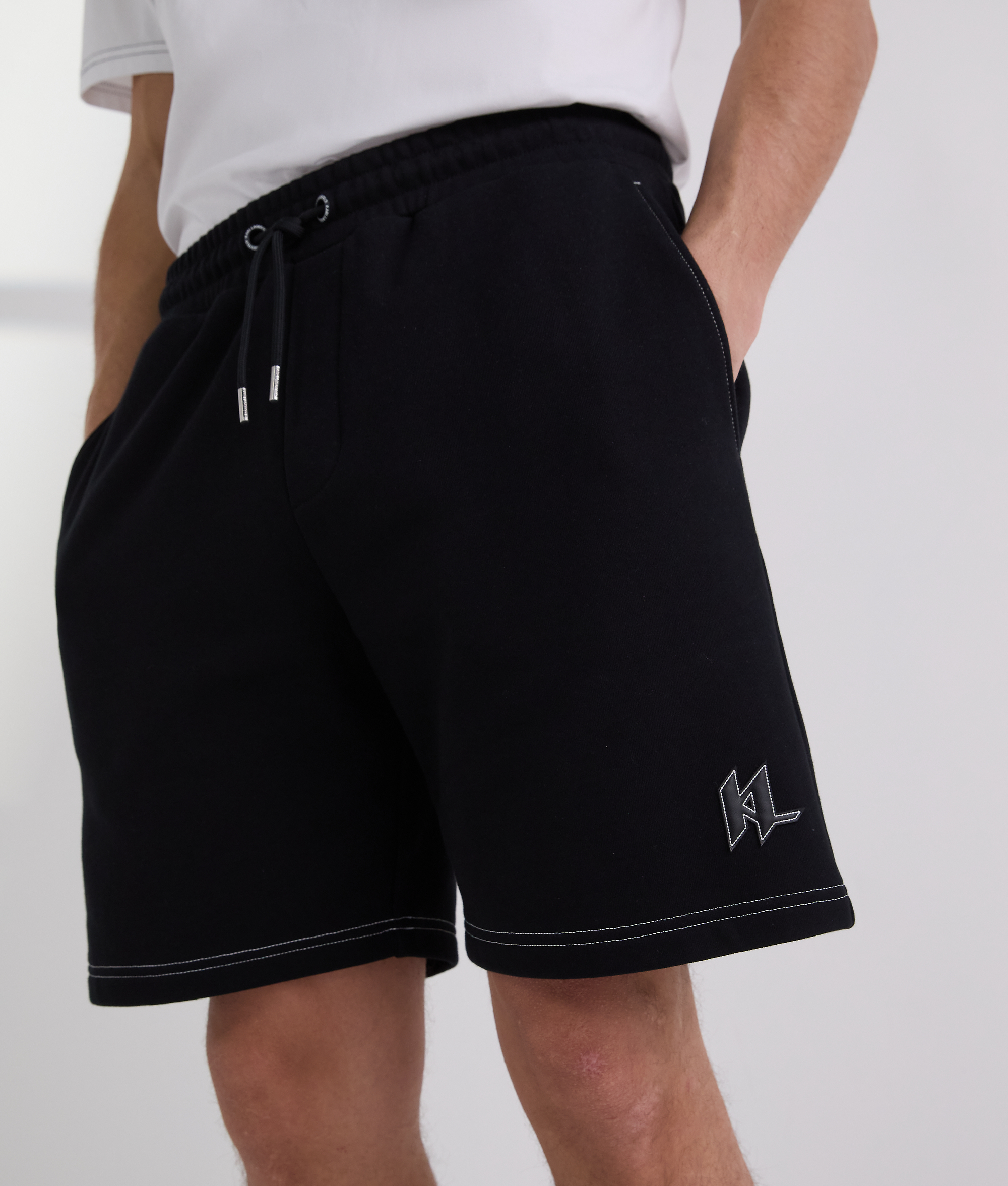 Karl Lagerfeld Contrast Stitch Shorts In Black