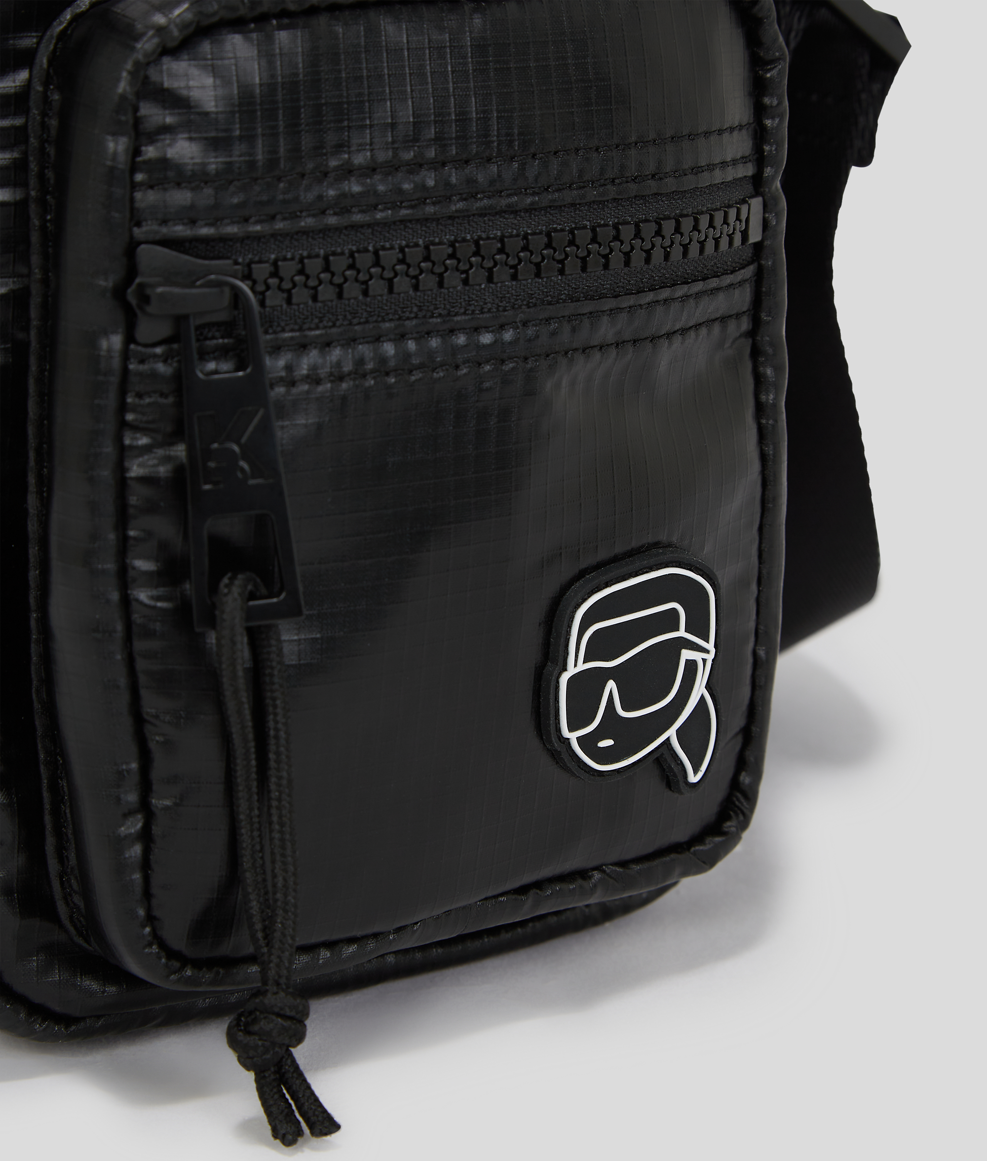Karl Lagerfeld Patch-logo Messenger Bag In Black