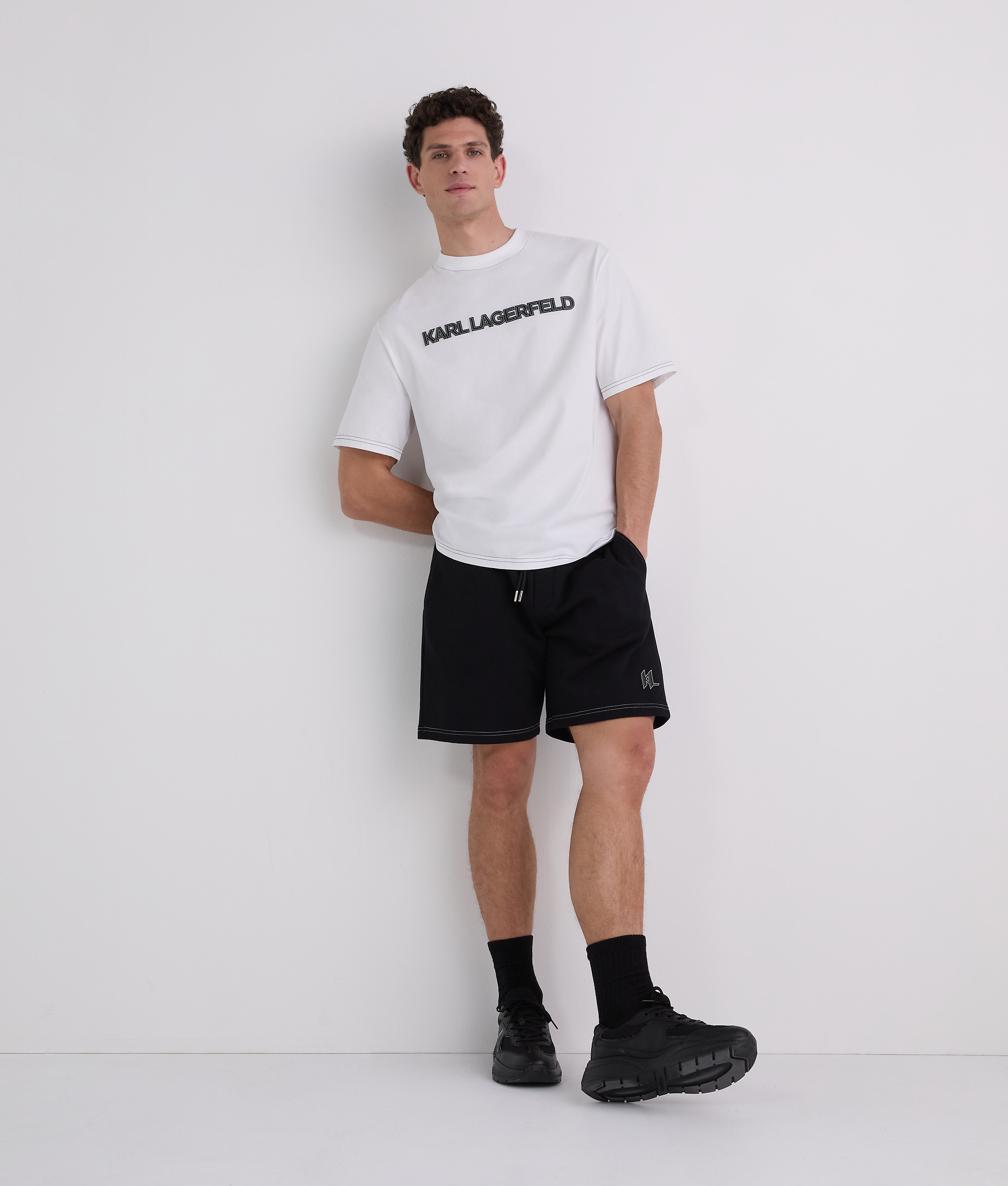 Karl Lagerfeld Contrast Stitch Shorts In Black